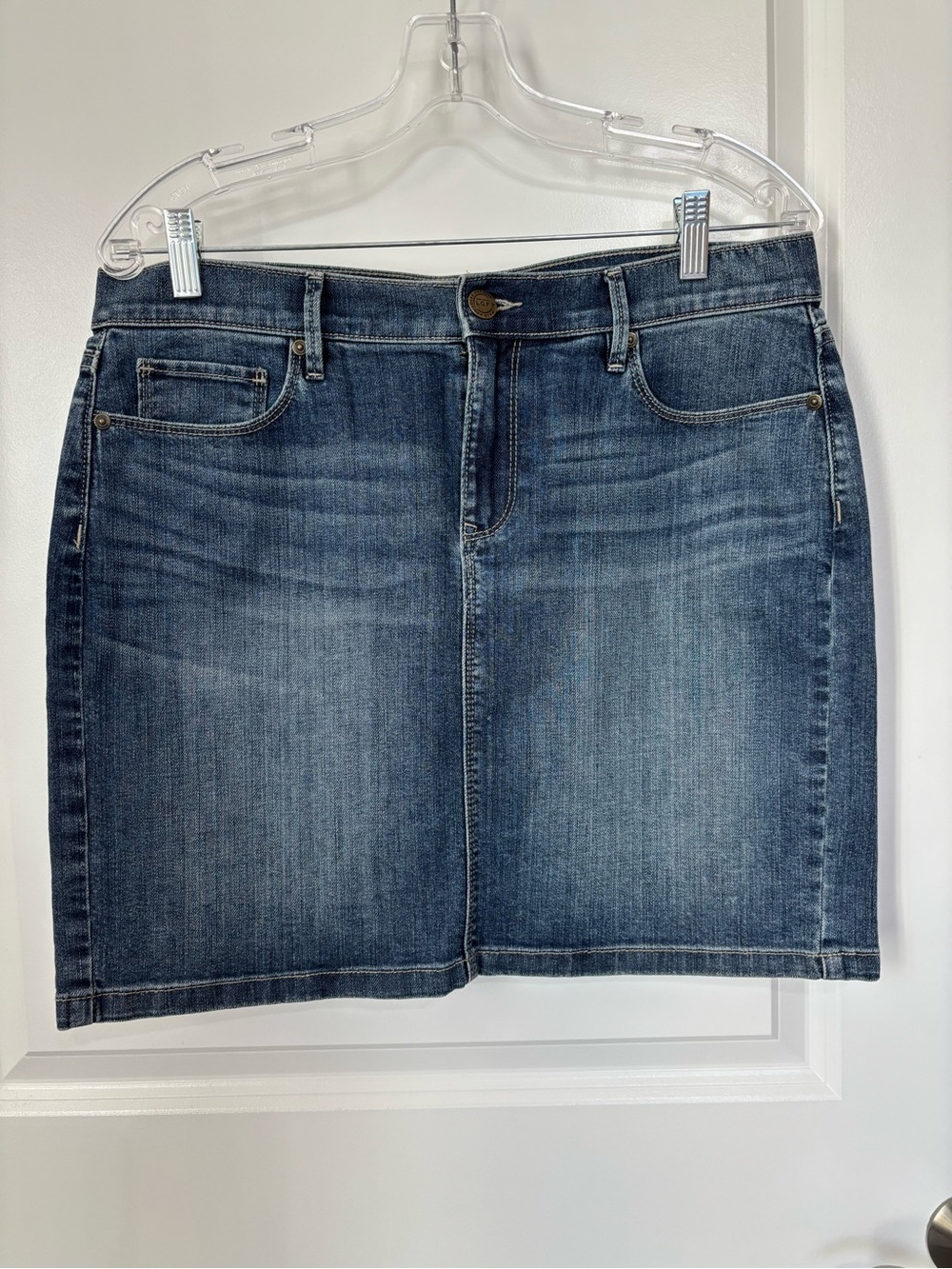 LOFT Classic Denim Mini Skirt in Medium Blue, size 10.